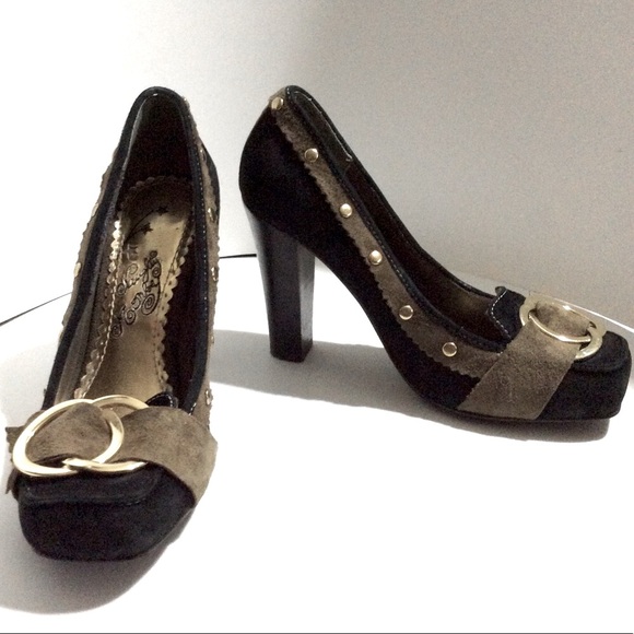 Naughty Monkey Rock and Roll Pumps gold studs - Picture 2 of 8